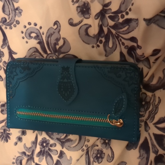 iPhone 3rd generation cases - Picture 3 of 5